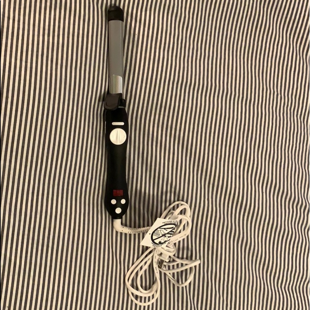 Beachwaver curling iron